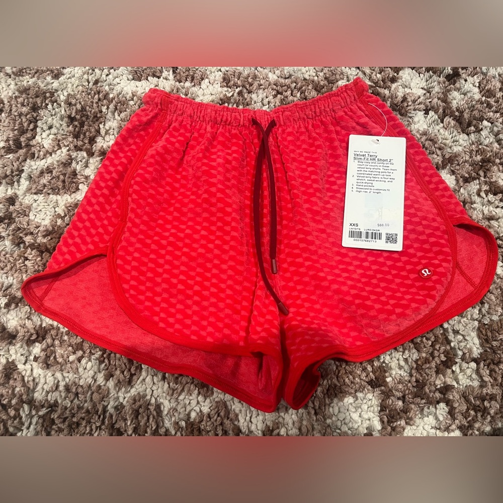NWT Velvet Terry Slim-Fit HR Short 2” size XXS or size 2